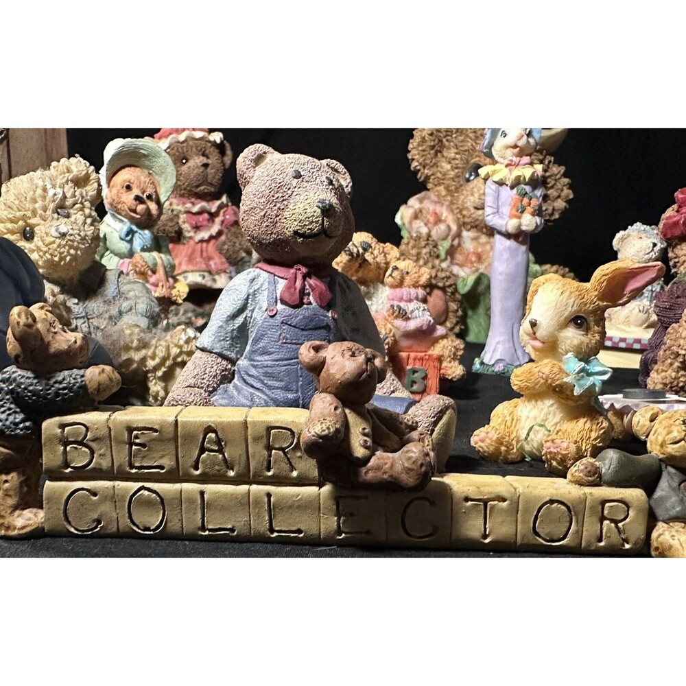 “Vintage Bear & Rabbit Resin Figurines - Collectible Display - Adorable & Rare!”